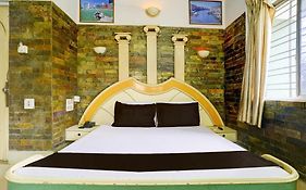 Hotel O Samrat